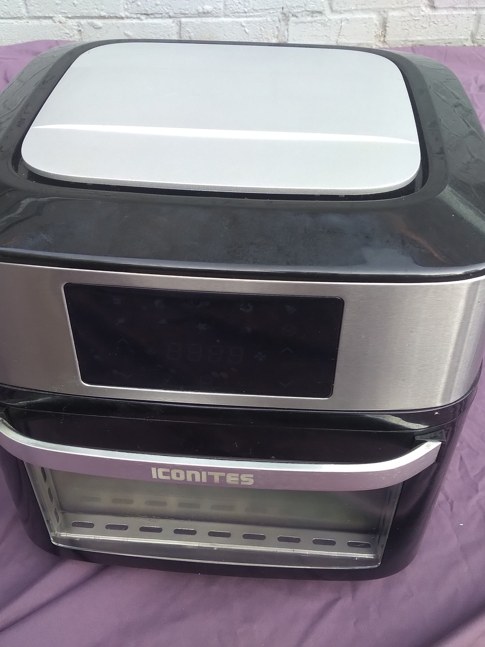 Iconites Stainless Steel Black and Silver Air Fryer Oven